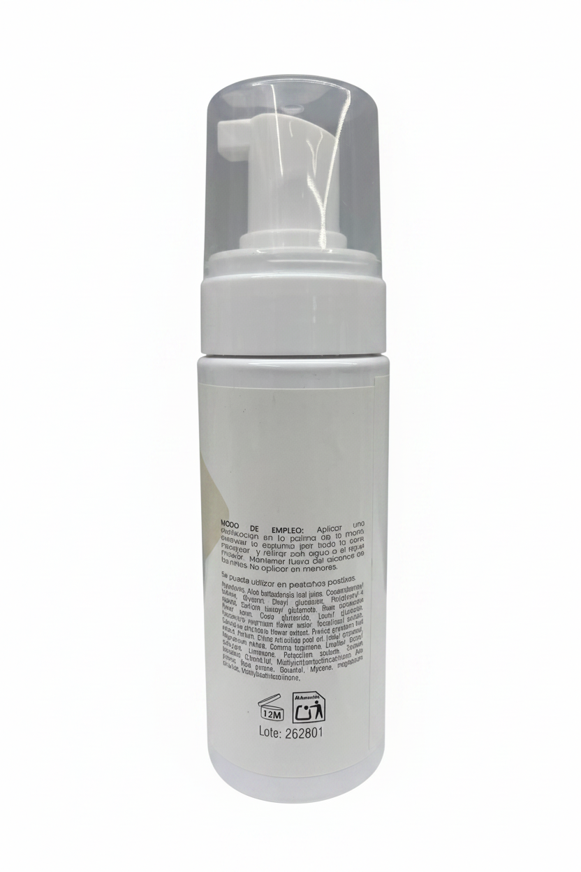 Mousse Hidratante Limpiadora - GR ORGANICS con fondo blanco