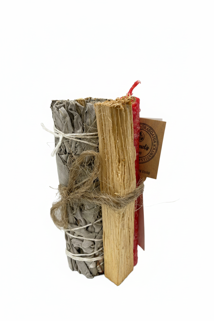 Atado de Salvia, vela de canela y palo santo con fondo blanco